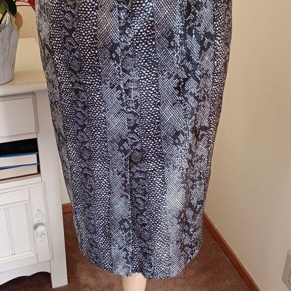 Trio New York Reptile Embossed Dress - Picture 8 of 11